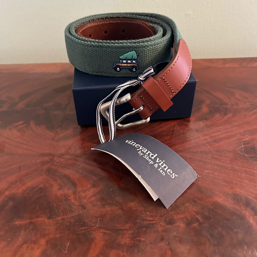 Vineyard Vines Christmas Belt NWT